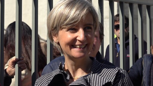 Casos de desaparecimento de medicamentos são coincidências, diz ministra