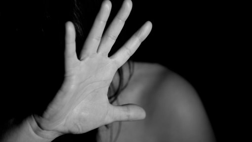 Vítimas de violência doméstica desenvolvem mecanismo de sobrevivência que pode levar à morte