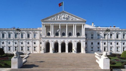 Aprovado fim das taxas moderadoras em centros de saúde e consultas e exames prescritos por SNS