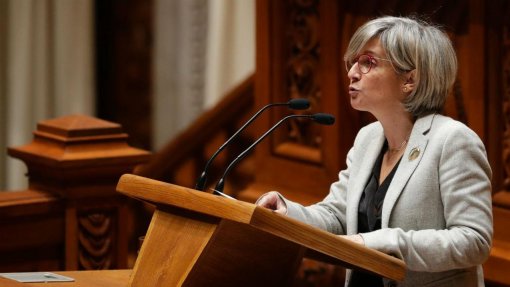 Ministra da Saúde diz que &quot;está feita&quot; recuperação das greves cirúrgicas
