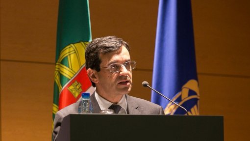 Adalberto Campos Fernandes diz que SNS está &quot;vivo e forte&quot;