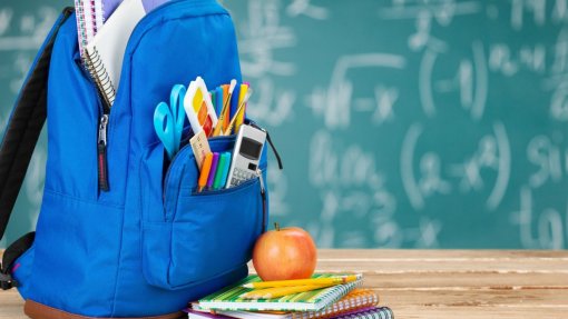 Ministério quer reduzir peso excessivo das mochilas dos alunos
