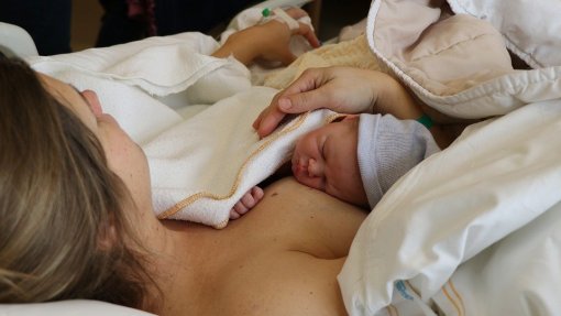 Maternidades de Lisboa com 30 partos/dia na primeira semana de agosto