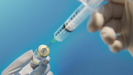 Gripe: Vacinação começa hoje e há cerca de dois milhões de doses em Portugal