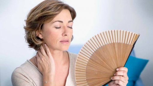 Sintomas da menopausa interferem na vida profissional de quase 1/4 das mulheres