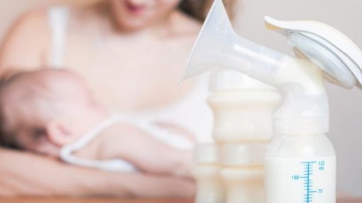 Empresas devem criar condições para incentivar trabalhadoras a extrair leite materno