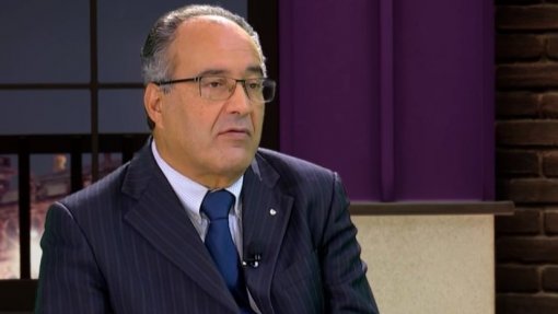 Parlamento felicita equipa médica que operou 14 crianças na Jordânia