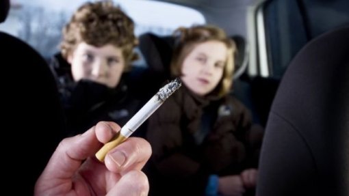 Diretora do Programa Nacional defende proibição de fumar nos carros com crianças