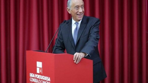 PR pede disciplina de &quot;voluntariado&quot; nas escolas e mais atividade em empresas