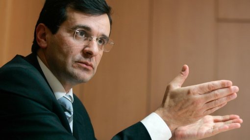 Ex-ministro Adalberto Campos Fernandes propõe “cessar-fogo” na saúde