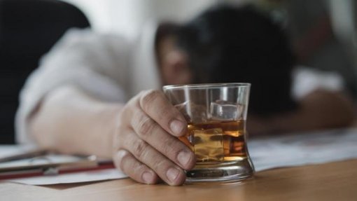 Utentes readmitidos em tratamento para drogas e álcool aumentaram em 2018