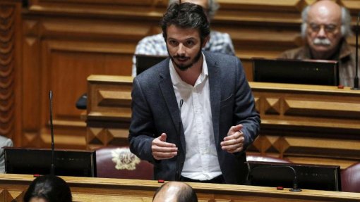 BE questiona Governo sobre &quot;incapacidade de resposta&quot; do INEM na Passagem de Ano
