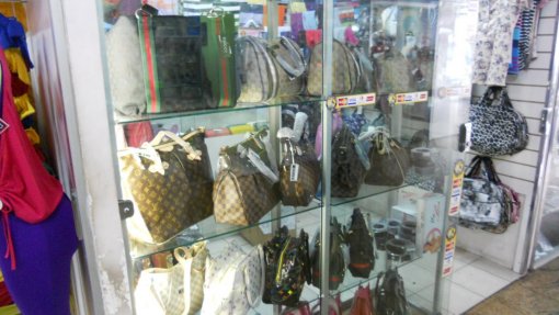 Vírus: Comerciantes chineses no Porto afastam crise relacionada com coronavírus