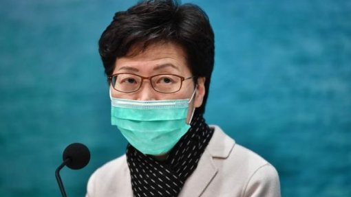 Vírus: Hong Kong irá deter ou multar quem incumprir quarentena