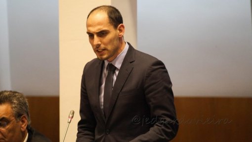 Covid-19: PS chumba audição de secretária dos Transportes dos Açores