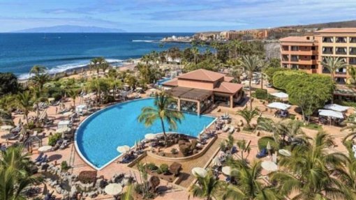 Covid-19: Mulher de turista italiano em Tenerife infetada com o novo coronavírus
