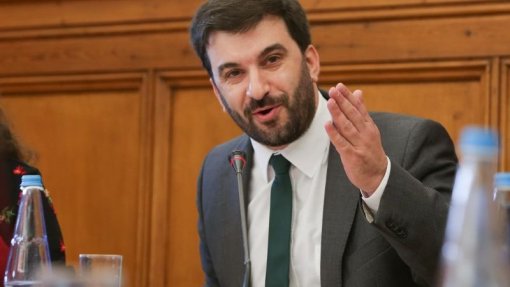 Covid-19: Ministro diz que tutela está trabalhar para que orientações da DGS cheguem às escolas