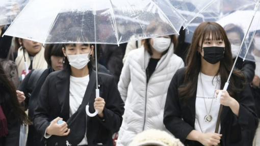 Covid-19: Japão colocará em quarentena viajantes da China e da Coreia do Sul