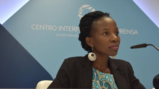 Médica ugandesa recebe prémio Harambee 2020 por combate à desnutrição infantil
