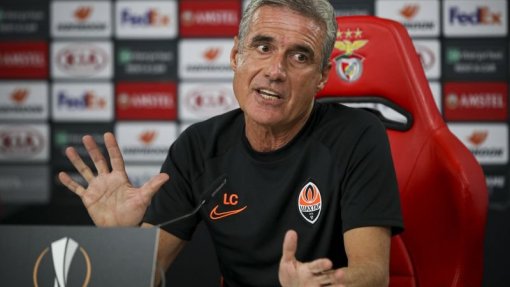 Covid-19: Luís Castro fala em &quot;estádio sem alma&quot; e pede interrupção na Ucrânia