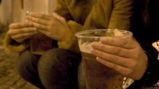 Covid-19: Consumo de álcool na rua deve ser proibido para sempre - Ass. Bares Porto