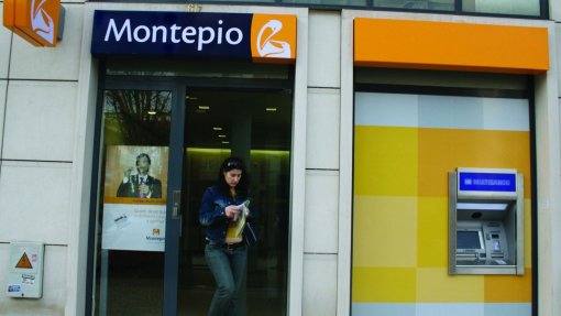 Covid-19: Balcões do Montepio com acesso condicionado e filas de espera no exterior