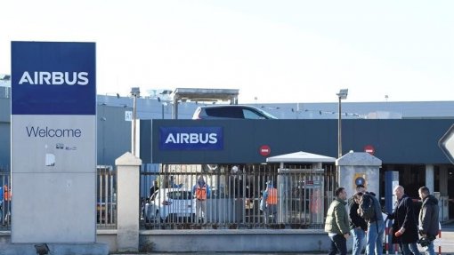 Covid-19: Airbus fecha temporariamente fábricas em França e Espanha