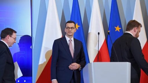 Covid-19: Governo polaco em quarentena após teste positivo de ministro