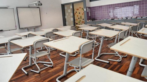 Covid-19: Sindicato acusa Governo de abandonar trabalhadores não docentes nas escolas