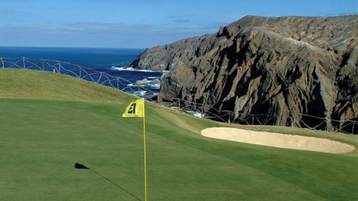 Covid-19: Governo da Madeira encerra campos de golfe e de ténis do Porto Santo
