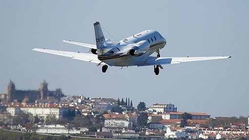 Covid-19: Aeródromo de Évora rejeita voos provenientes dos países mais afetados