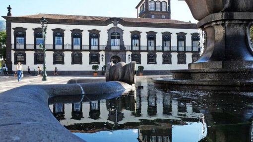 Covid-19: Câmara do Funchal autoriza funcionários a permanecer em casa