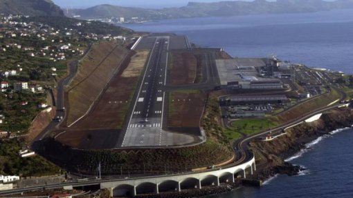 Covid-19: PS/Madeira apela a Marcelo e Costa para que fechem aeroportos do arquipélago