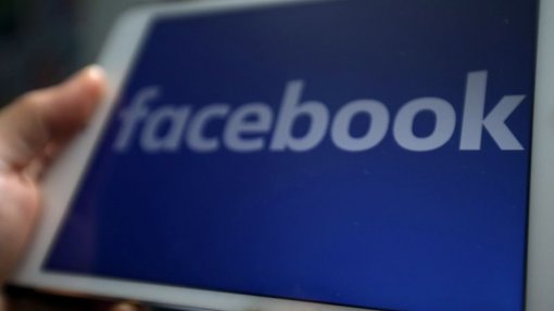 Covid-19: Facebook repõe notícias bloqueadas como ‘spam’