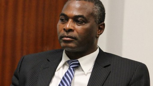 Covid-19: Político que regressou a Angola vai cumprir quarentena domiciliar em Luanda