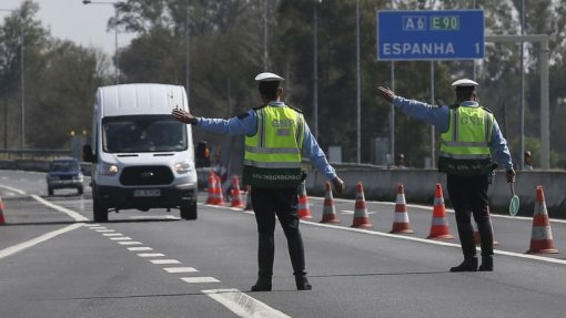 Covid-19: Portugal entre 10 Estados-membros que notificaram UE da reintrodução de controlos fronteiriços