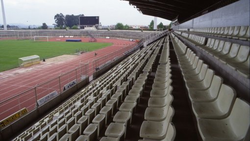 Covid-19: Maia aguarda autorização da DGS para instalar centro de rastreio no estádio