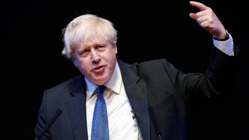 Covid-19: PM britânico promete “decisão iminente” sobre escolas