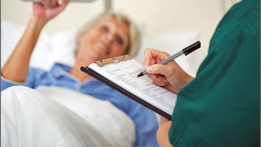 Covid-19: Hospitalização domiciliária deve absorver mais doentes para libertar hospitais