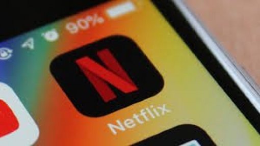 Covid-19: Bruxelas pede à Netflix e às operadoras para evitarem congestionamento na Net