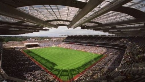Covid-19: Maior estádio da Irlanda usado para habitantes serem testados nos seus carros
