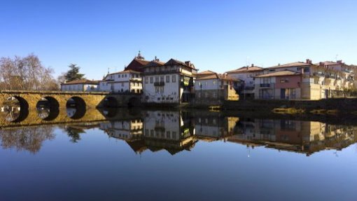 Covid-19: Fornos de Algodres ajuda produtores na comercialização de queijo Serra da Estrela