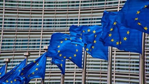 Covid-19: UE recomenda dar prioridade nos testes a pacientes e pessoal médico