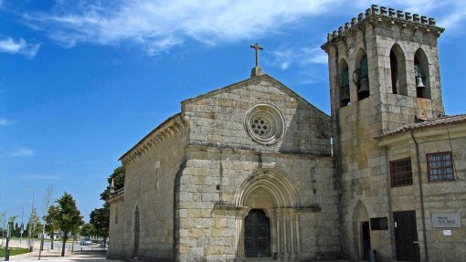 Covid-19: Proibidas celebrações de cariz religioso e funerais condicionados - decreto