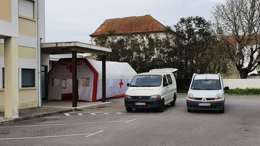 Covid-19: Ovar prepara abertura de linha telefónica de apoio psicológico