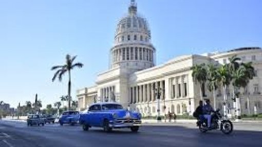 Covid-19: Cuba fecha fronteiras a não residentes