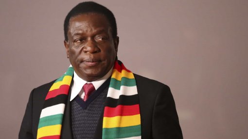 Covid-19: Presidente do Zimbabué na Namíbia apesar de proibição de viagens