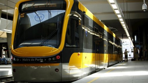 Covid-19: Metro do Porto com veículos duplos e menos frequência a partir de segunda