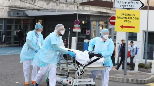 Covid-19: 562 mortos e quase 15.500 casos confirmados em França