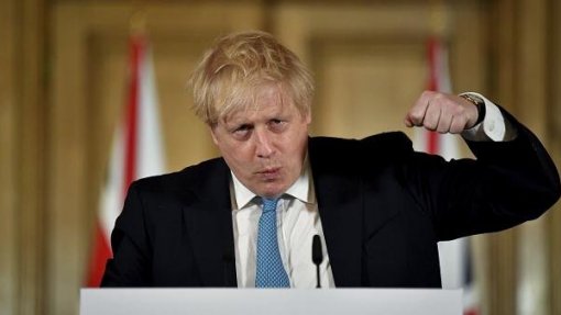 Covid-19: Boris Johnson alerta que propagação do vírus está &quot;a acelerar&quot; no Reino Unido